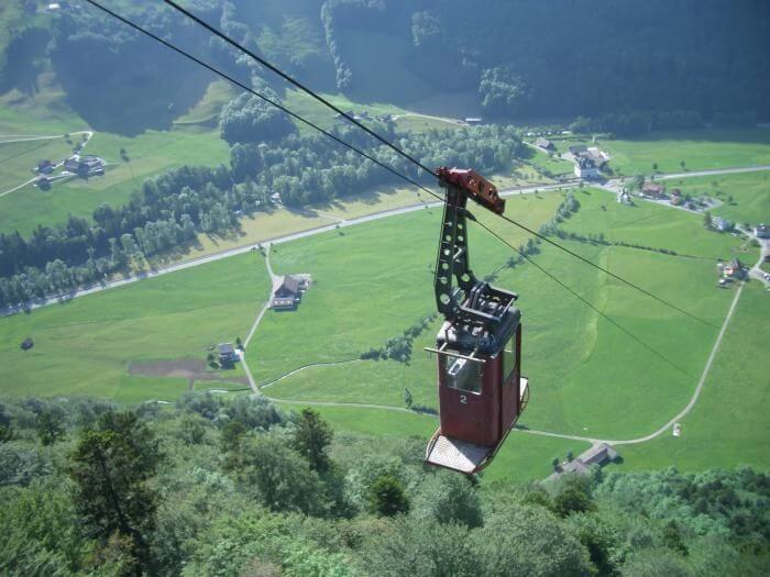 4. Historische Seilbahn in Grafenort Schweiz.jpg